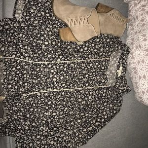 Boutique bell sleeve shirt